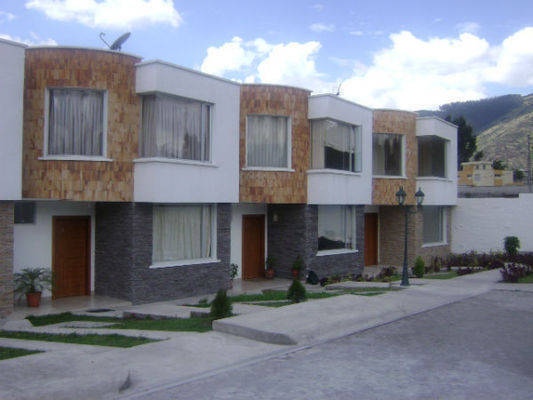 Casas en Venta Sector Playa Chica San Rafael - Quito