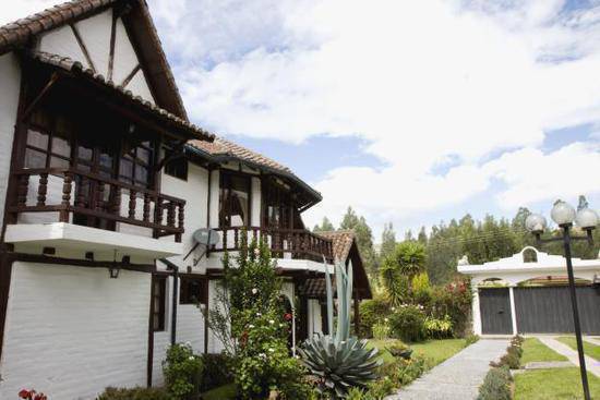 Casas en Alquiler Rumihuayco, Lote 18, la Ceramica. Tumbaco - Quito