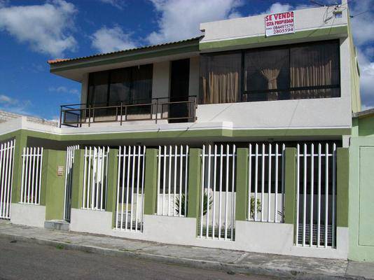 Casas en Venta Calle Galo Plaza y Diego Noboa, el Carmen - Latacunga