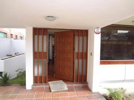 Casas en Alquiler Portugal y Seis de Dciembre Quicentro - Quito