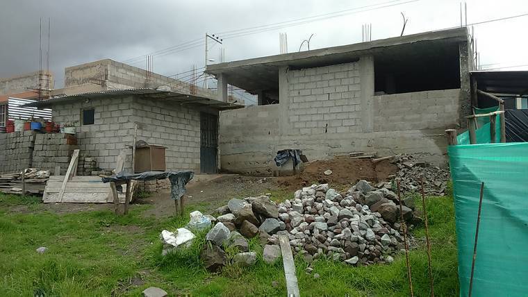 Casa en Venta Manzana 38 Rancho los Pinos Calle K Entre Calle N y S31 en Obrero Independiente  - Quito