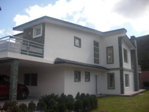 Casas en Venta Sector la Pampa Pomasqui - Quito